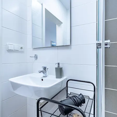 Sapphire Horizon - Parking & Balcony 布拉迪斯拉发